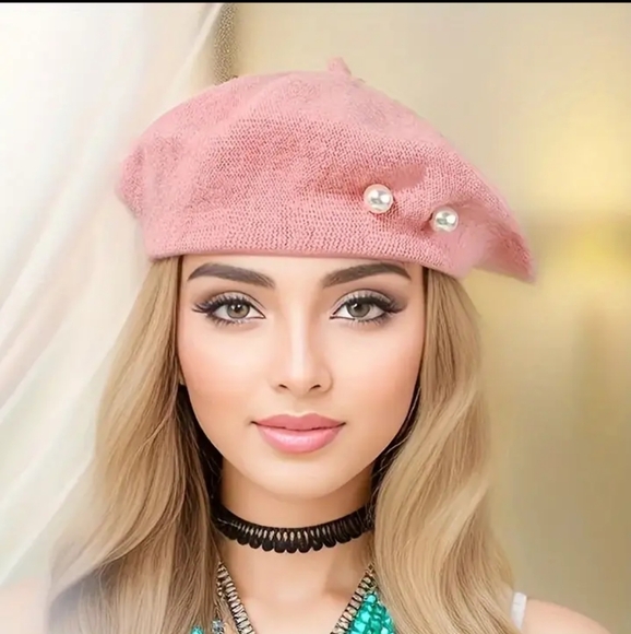 Accessories - Pretty winter hat 🩷😍